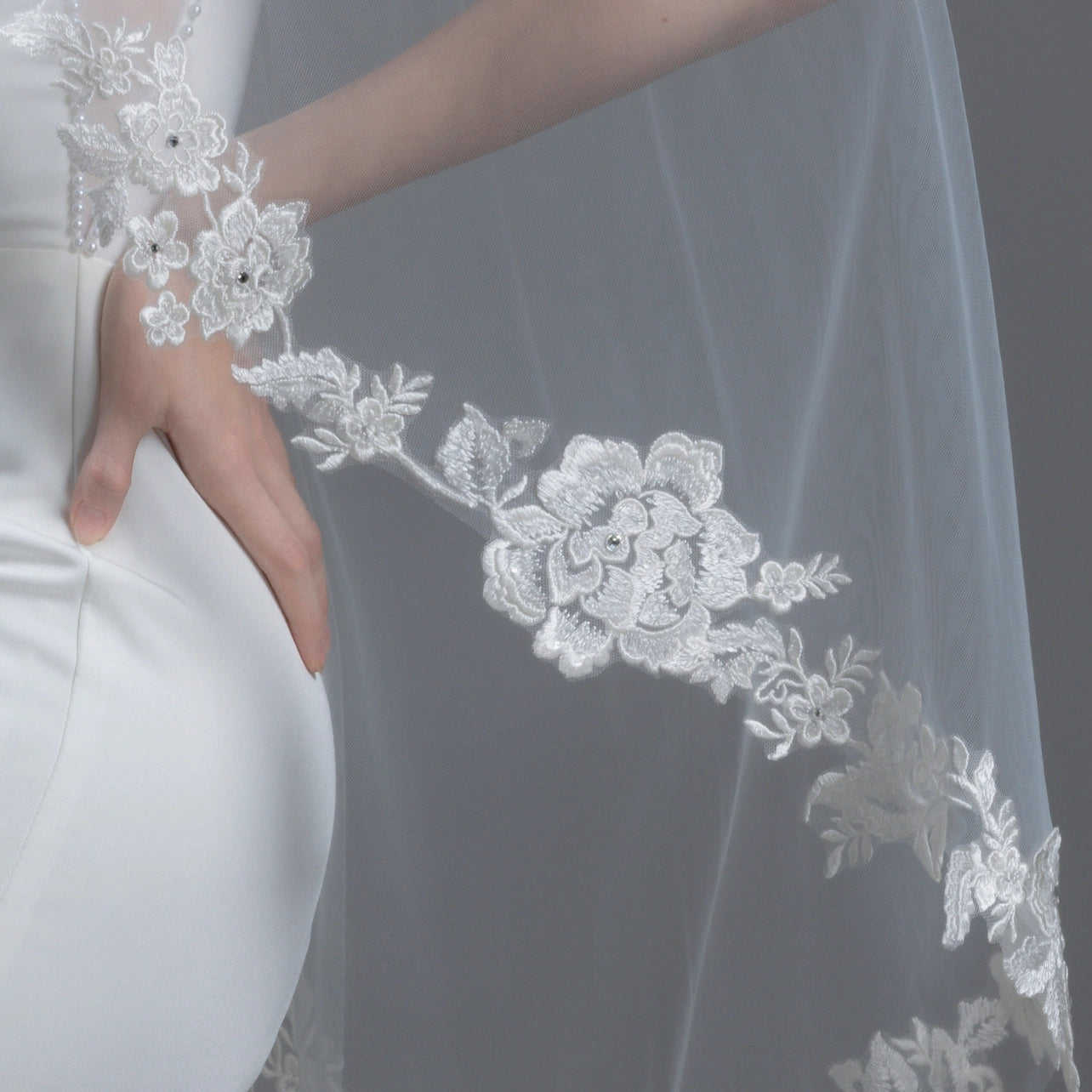 Floral Vine Embroidered Lace Bridal Veil 42" X 72"- Ivory