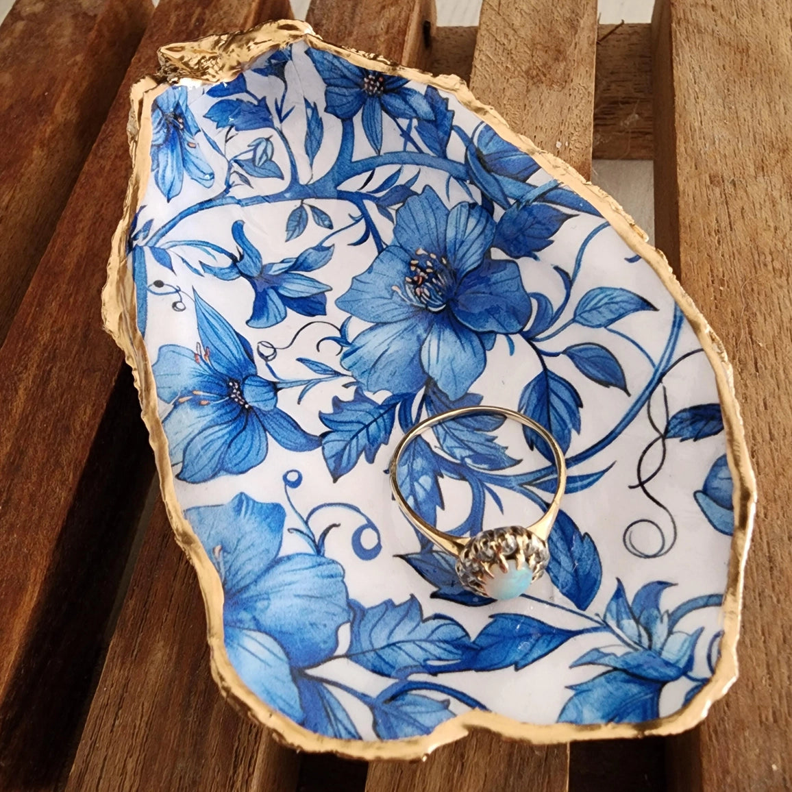 William Morris Blue Floral Blooms Oyster Shell Dish & Ornament