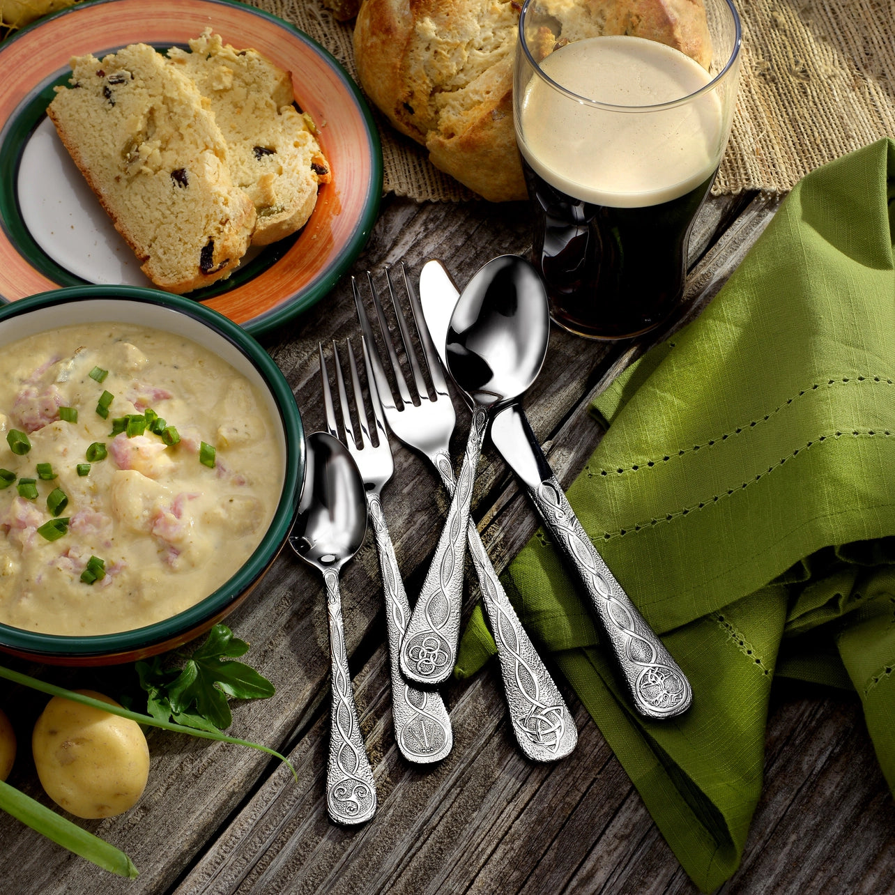 Celtic Flatware 20pc Place Setting