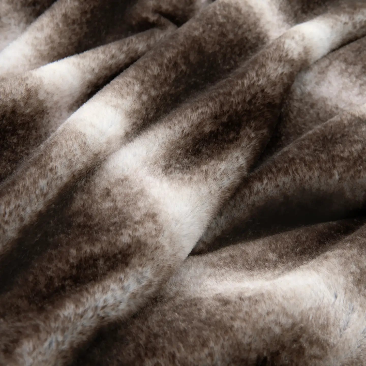 Bronze Moon Faux Fur Throw Blanket, Gift Box Inc