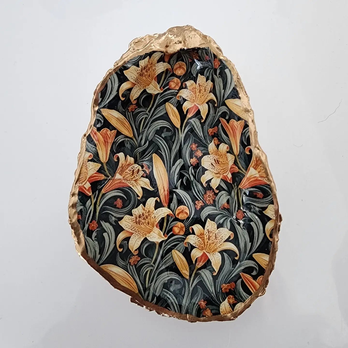 William Morris Tiger Lily Oyster Shell Dish & Ornament