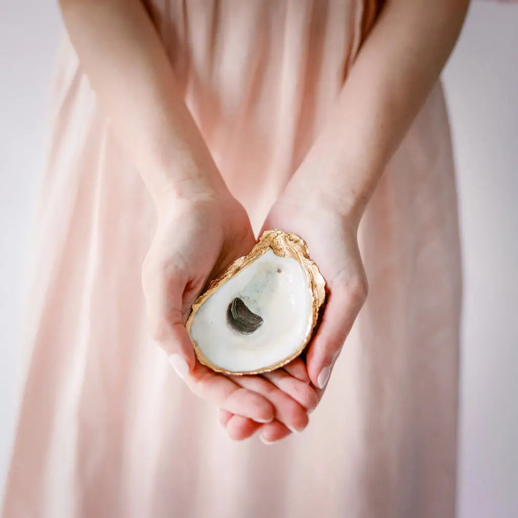The Amalfi Collection Oyster Shell Plate