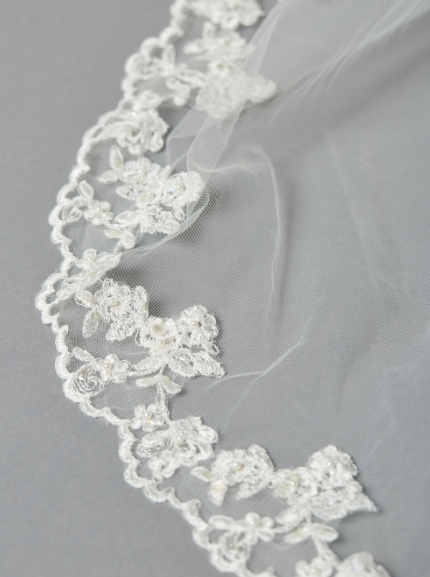 Single Layer Scalloped Lace Edge Cathedral Mantilla Veil