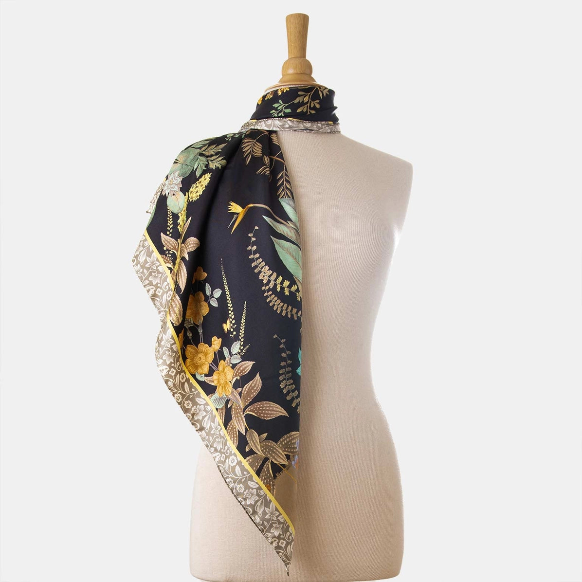 Fantasia - Hand Rolled Silk Foulard - Black