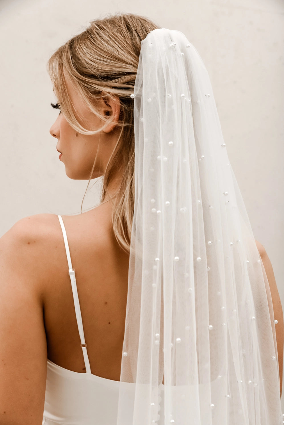 Scattered Pearl Ivory Veil