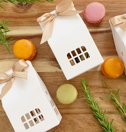 White House Shaped Gift Boxes with Gold Ribbons – Set of 24