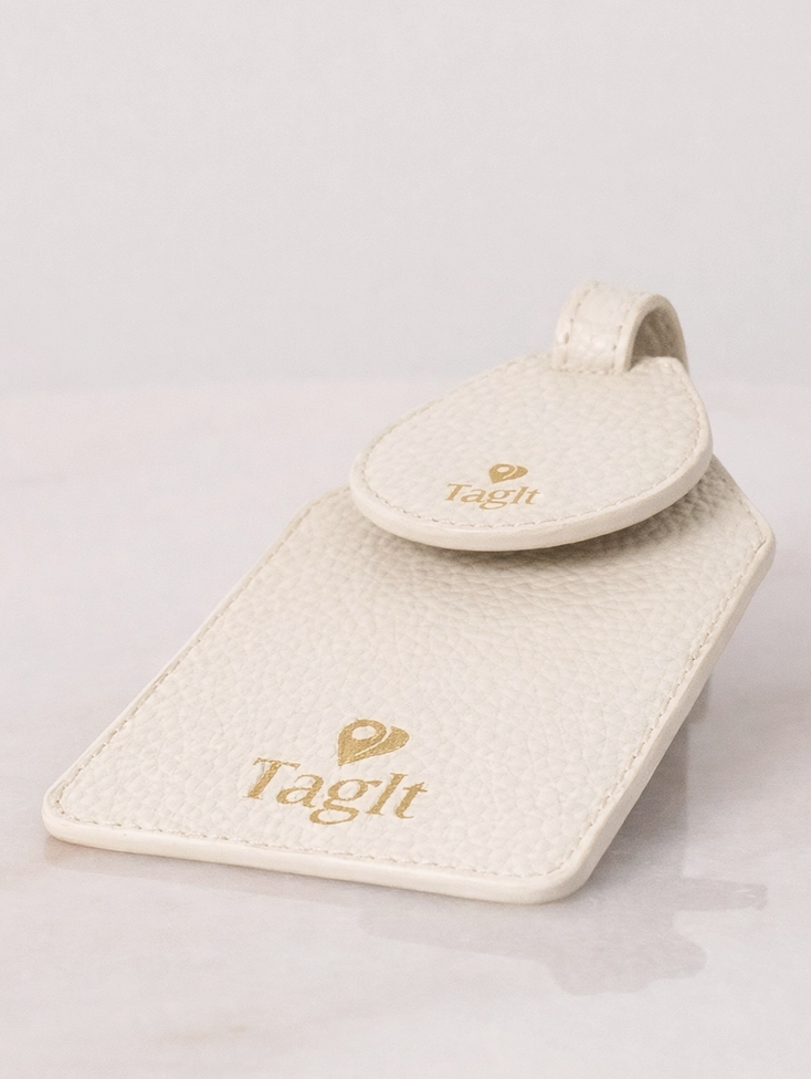 The Essentials Set – AirTag Wallet, Luggage Tag & Bag Charm