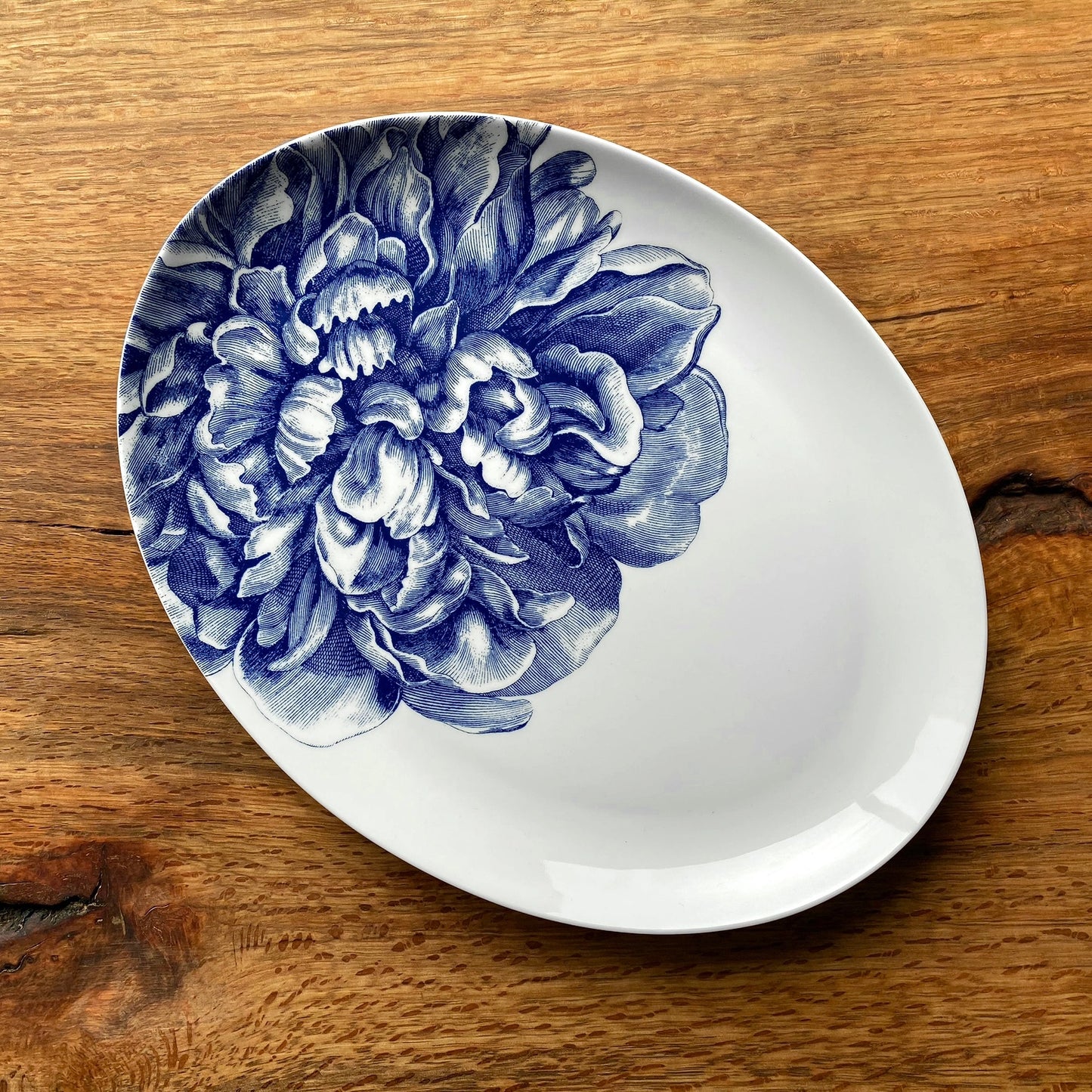 Peony Medium Coupe Oval Platter