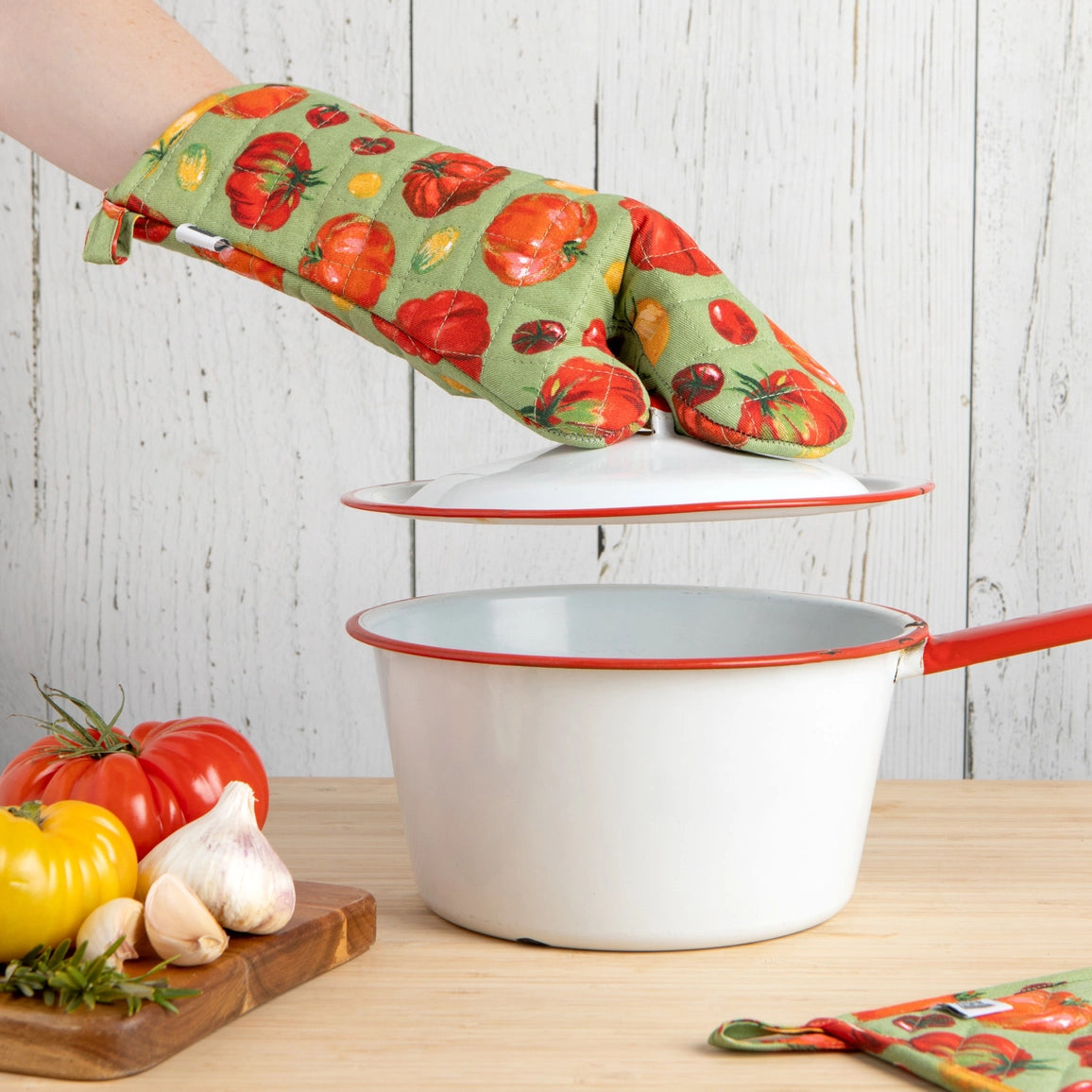 Heirloom Tomatoes Apron & Oven Mitt Bundle