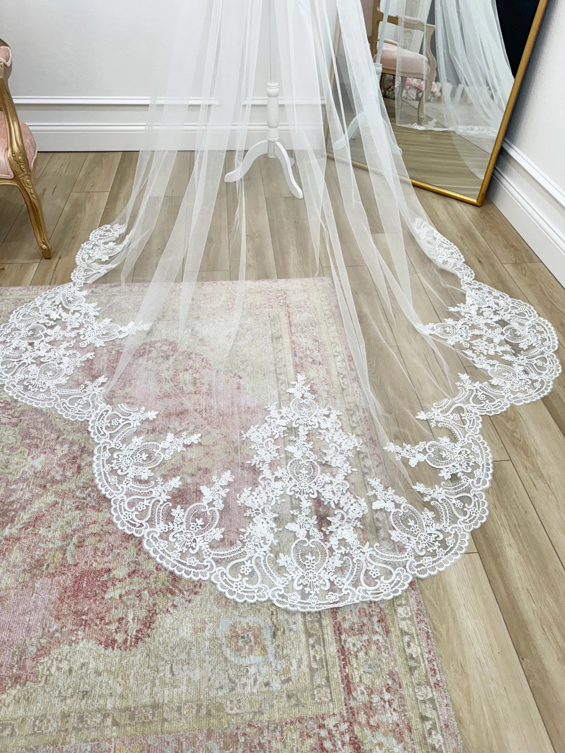 Reina Lace Veil