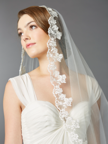 Single Layer Scalloped Lace Edge Cathedral Mantilla Veil